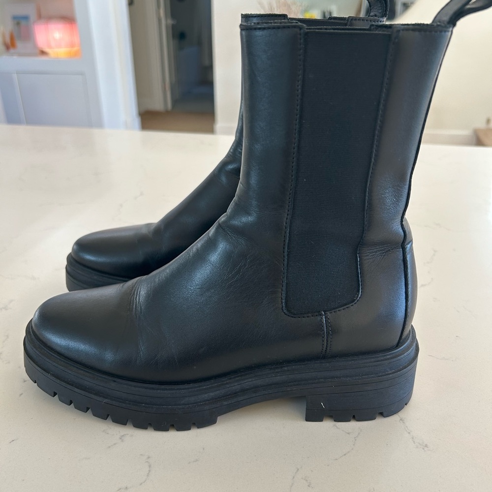 Black Chelsea coda boots BA&SH - EUC